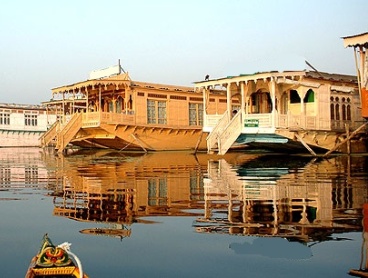 Kashmir Houseboat Tour